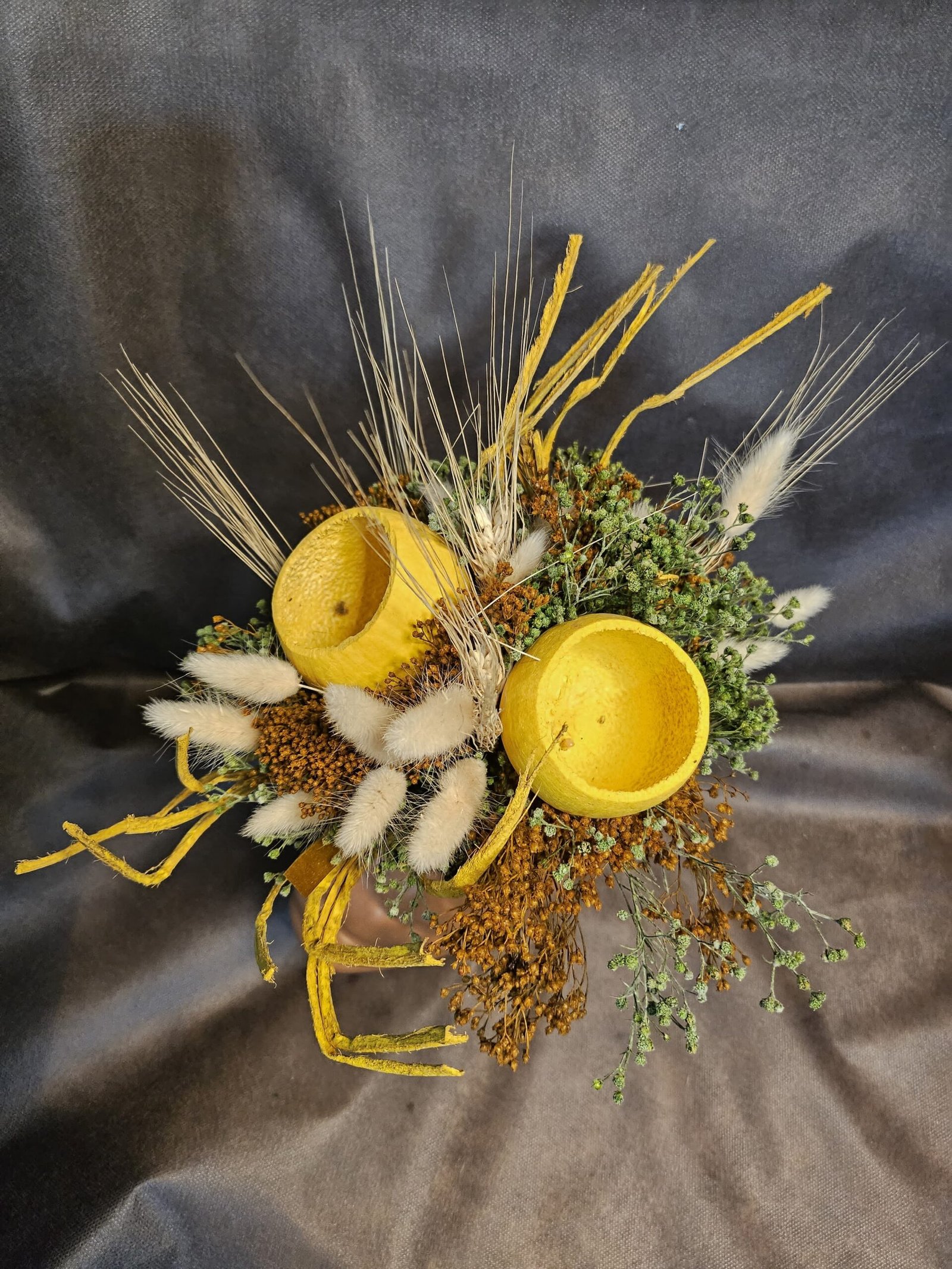 Esfera de coco y espigas decoradas y tiesto en forma de concha