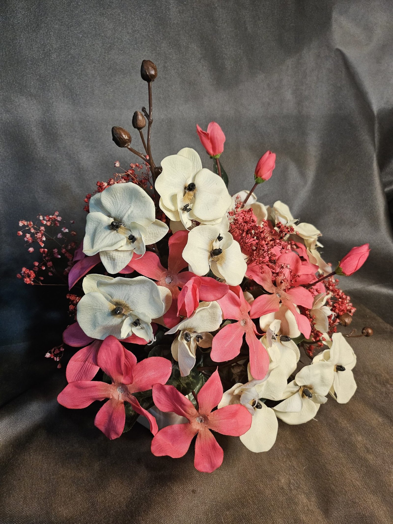 Lilium naranja clavel naranja rosas naranja margarita blanca hortencia